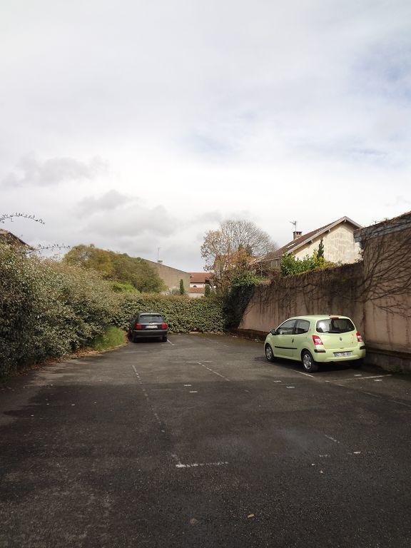 Appartement ancien - 27 m² - 1 pièce