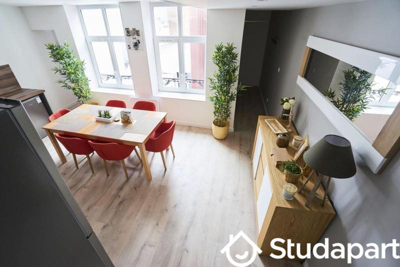 Chambre - 11 m² - 1 pièce