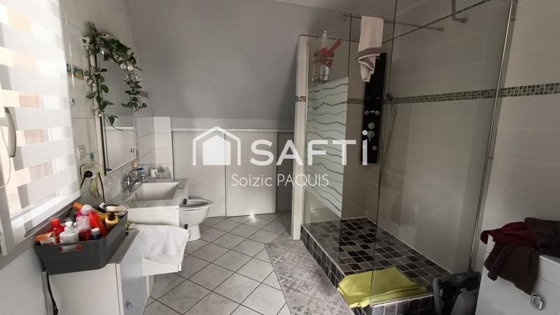 Maison - 240 m² - 8 pièces