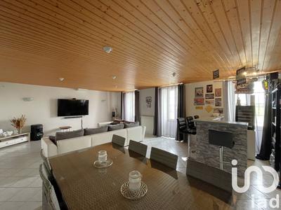 Maison - 219 m² - 8 pièces