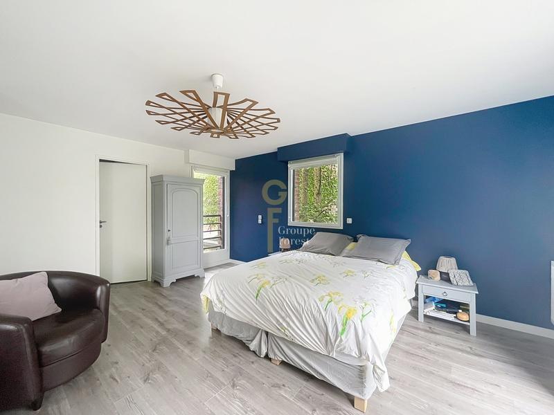 Maison - 212 m² - 9 pièces