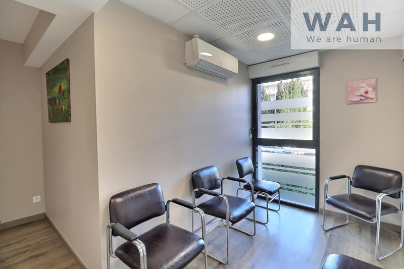 Local commercial - 44 m² - 2 pièces