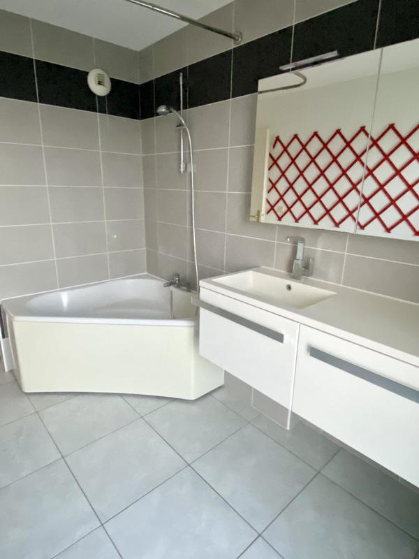 Appartement - 83 m² - 3 pièces