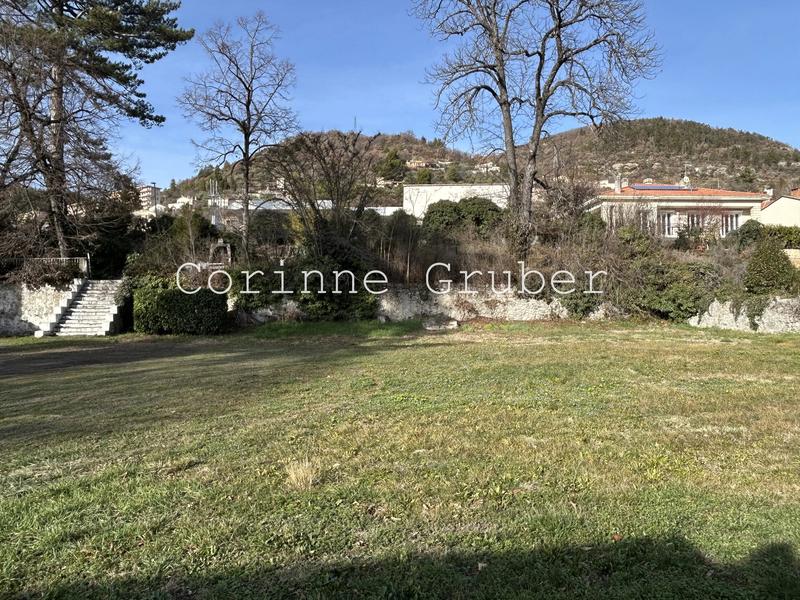 Terrain constructible - 790 m²