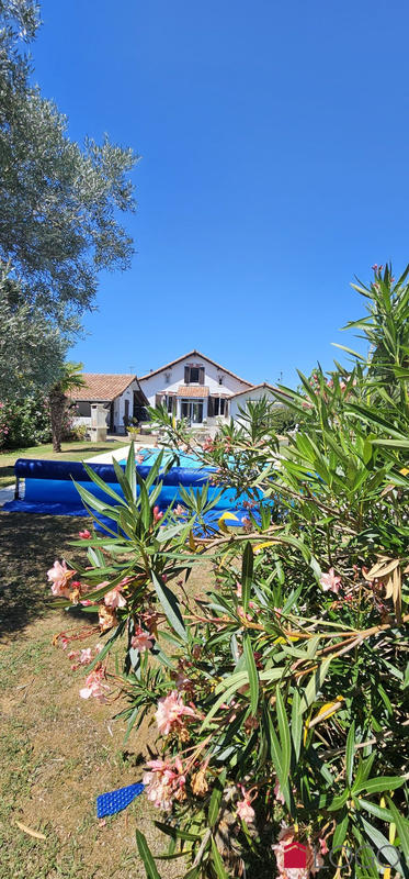 Maison traditionnelle - 169 m² - 6 pièces