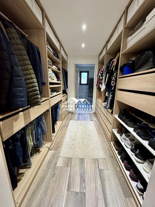 Maison traditionnelle - 160 m² - 7 pièces