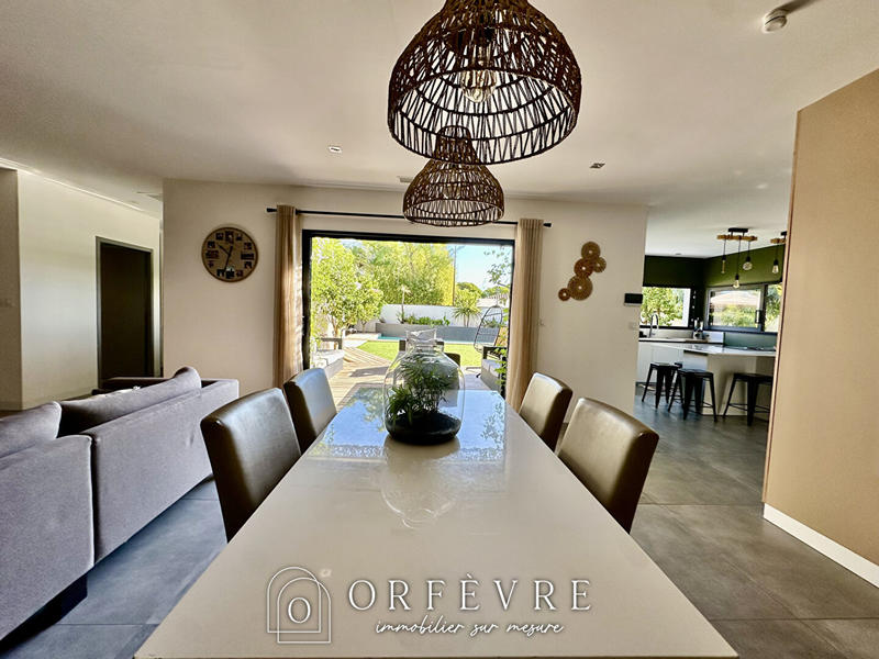 Maison - 180 m² - 6 pièces