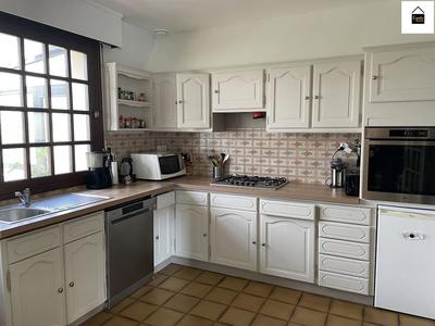 Maison - 168 m² - 8 pièces