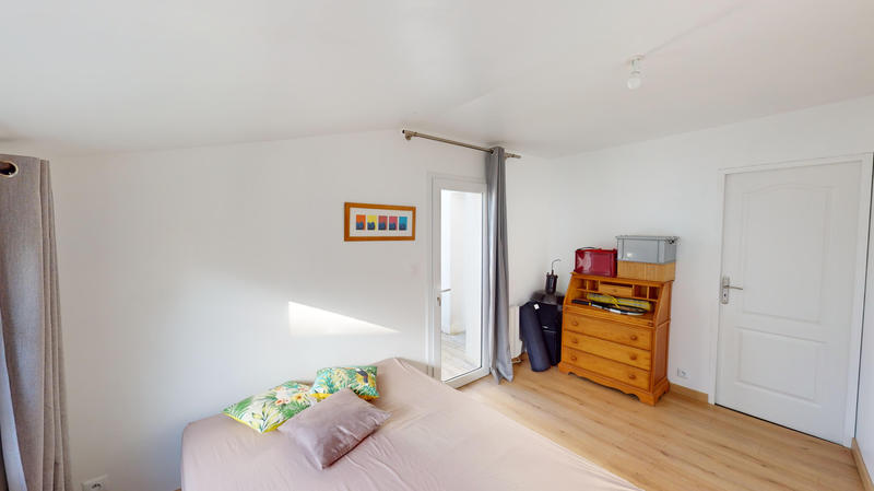 Maison - 240 m² - 11 pièces