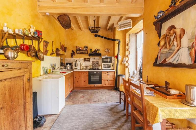 Maison - 275 m² - 7 pièces