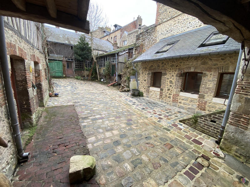 Maison ancienne - 165 m² - 8 pièces