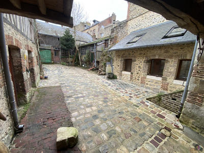 Maison ancienne - 165 m² - 8 pièces