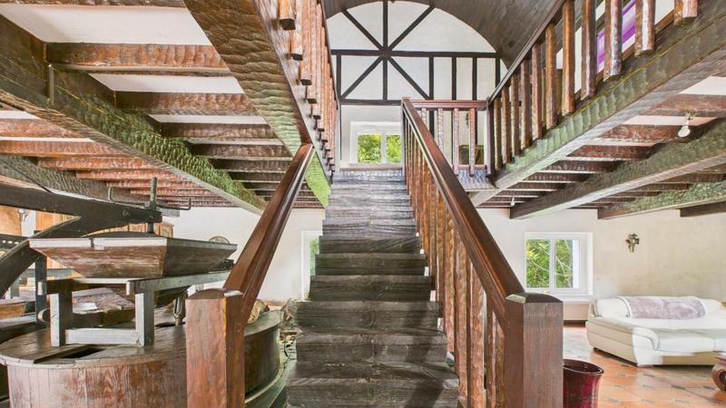 Moulin - 300 m² - 6 pièces