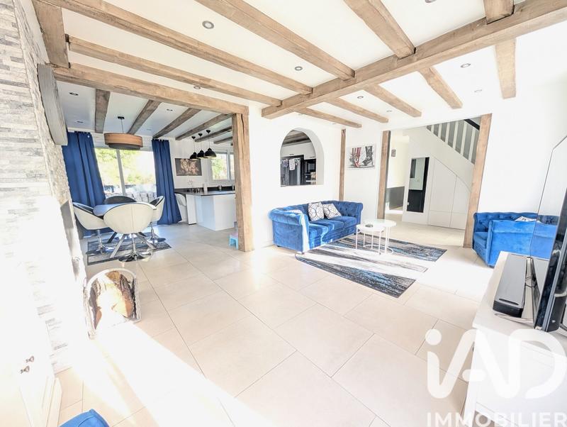 Maison - 141 m² - 8 pièces