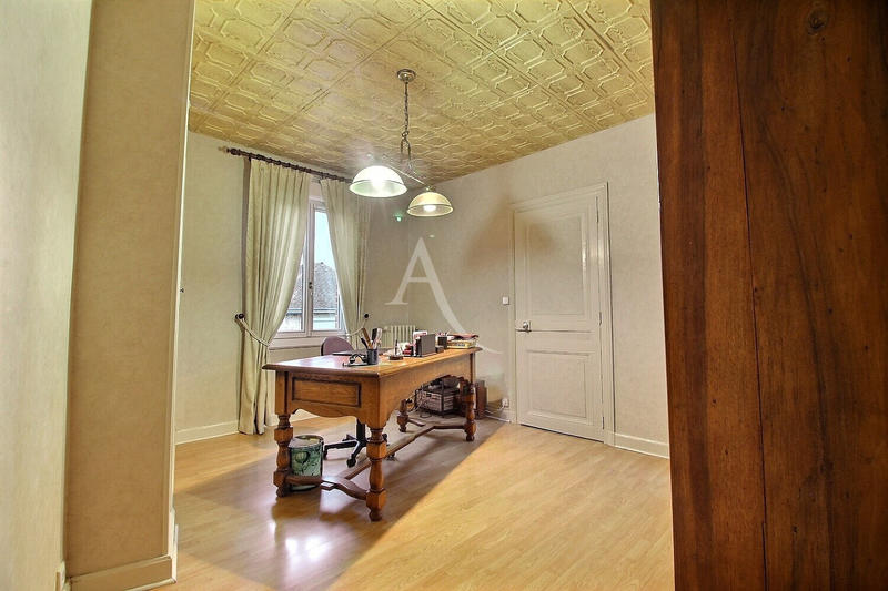 Maison - 191 m² - 8 pièces