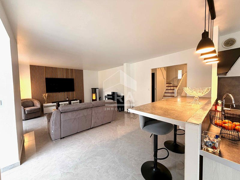 Maison - 145 m² - 6 pièces