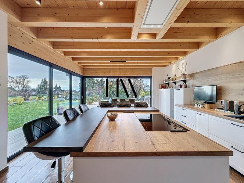 Maison - 437 m² - 14 pièces