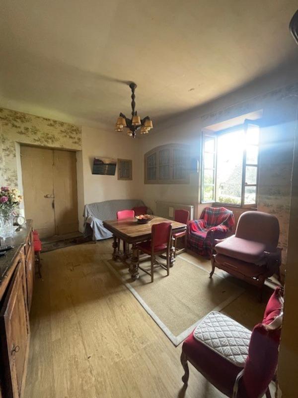 Propriété - 201 m² - 17 pièces