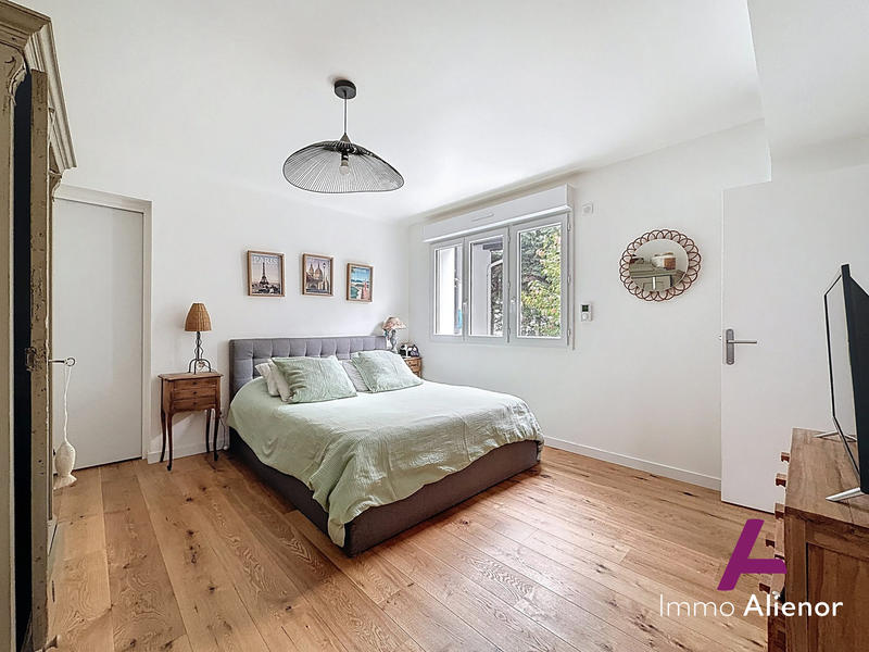 Maison ancienne - 215 m² - 8 pièces