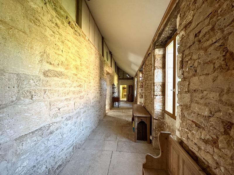 Maison - 220 m² - 7 pièces