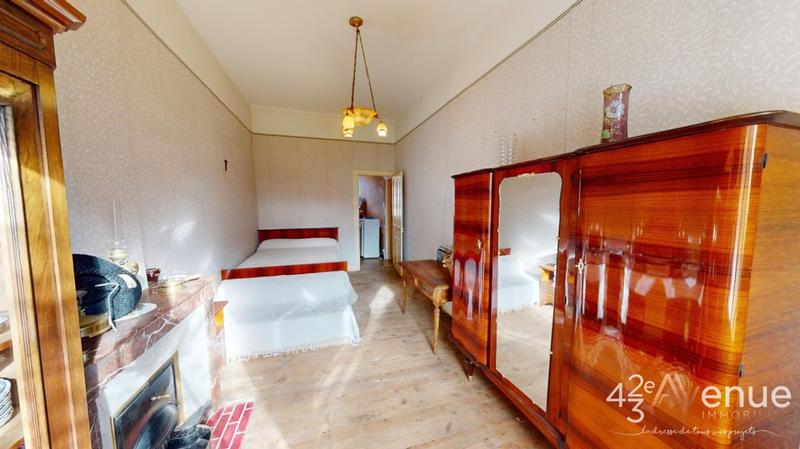 Appartement - 100 m² - 5 pièces
