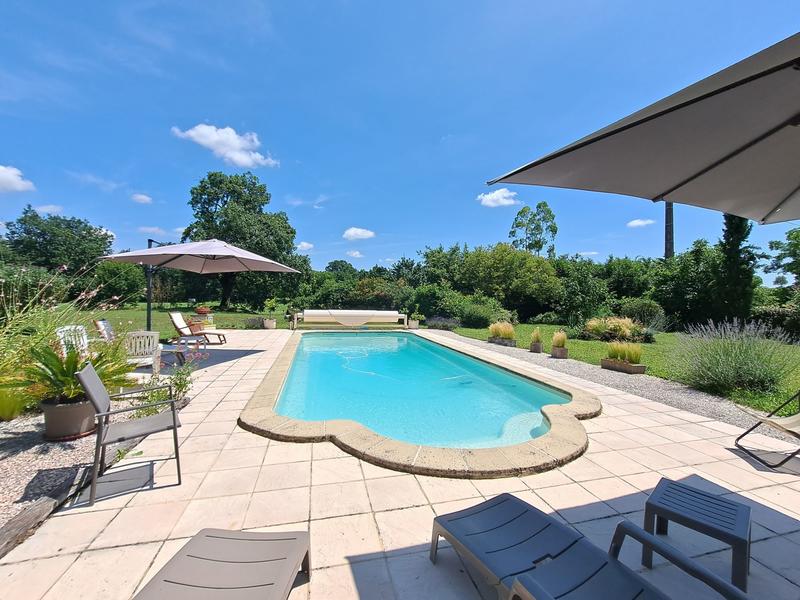 Maison - 285 m² - 6 pièces