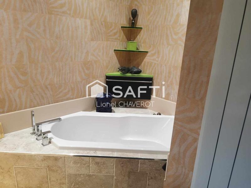 Maison - 200 m² - 7 pièces