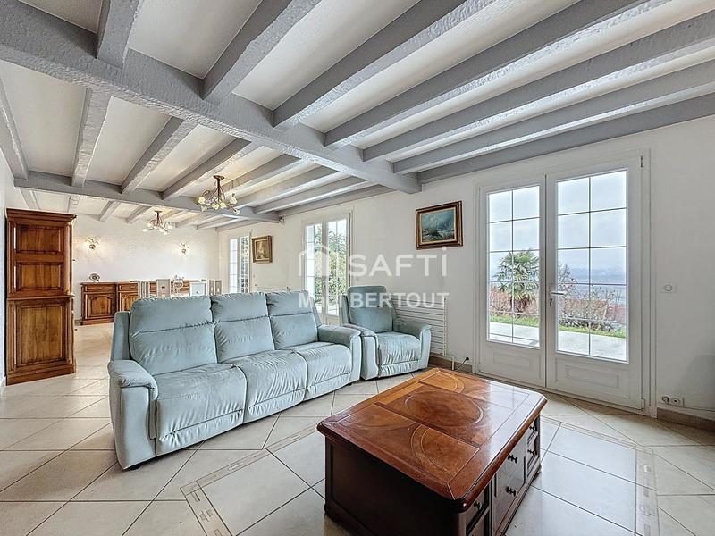 Maison - 210 m² - 8 pièces