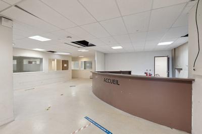 Local commercial - 664 m²