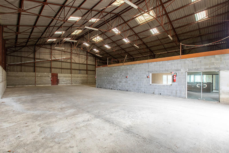 Local d'activité / Entrepôt - 600 m²