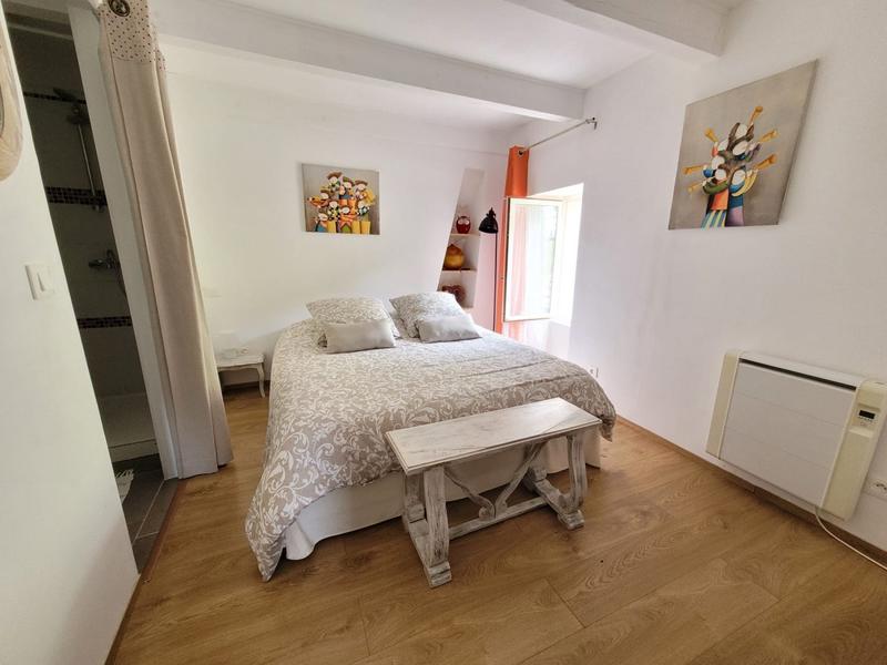 Maison - 222 m² - 8 pièces