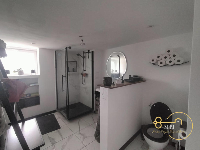 Maison - 220 m² - 8 pièces