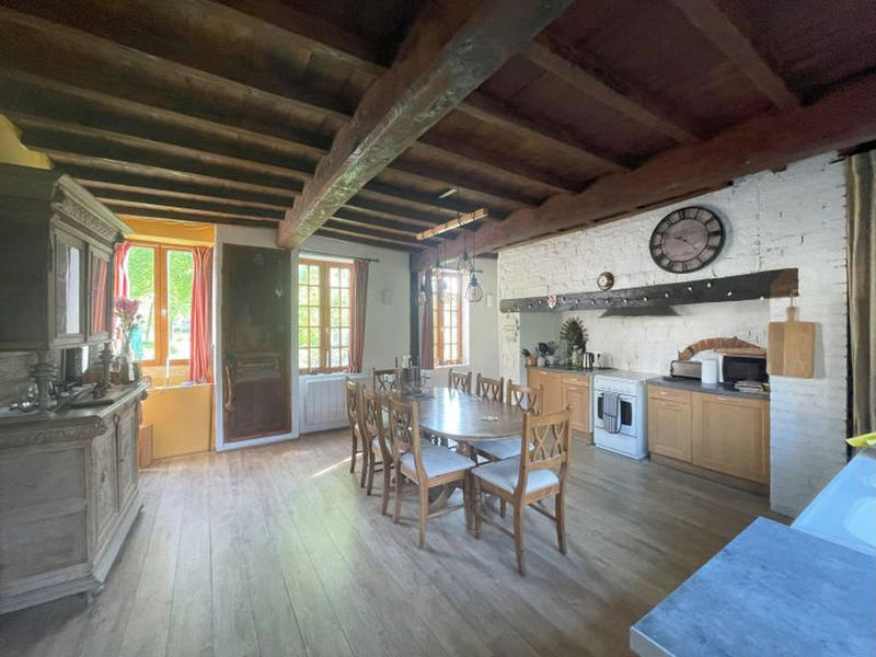 Maison - 160 m² - 8 pièces