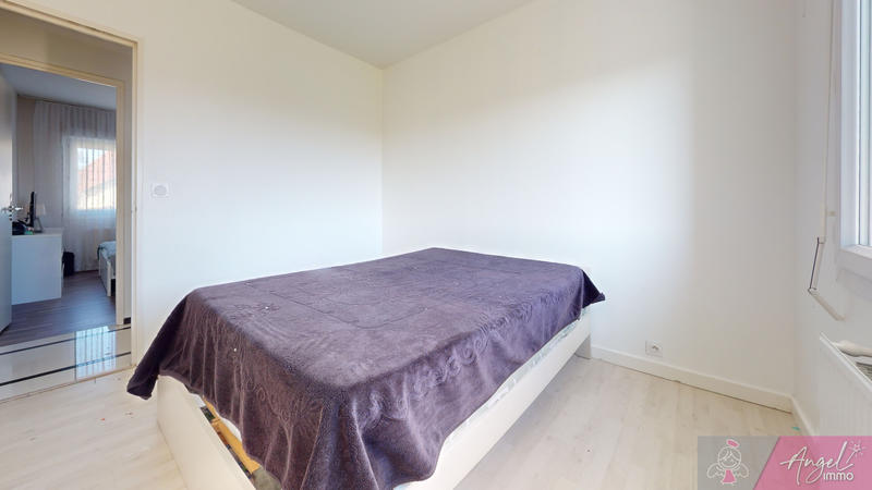 Maison - 227 m² - 9 pièces