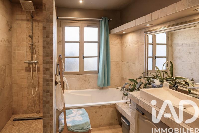 Maison - 215 m² - 8 pièces