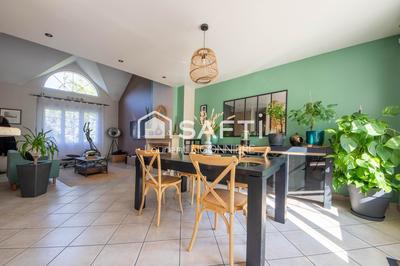 Maison - 161 m² - 6 pièces