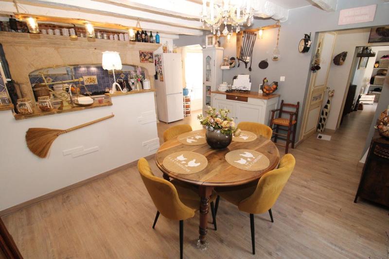 Propriété - 1 m² - 11 pièces