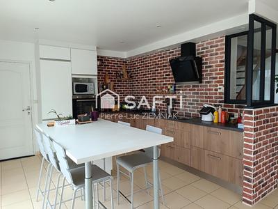 Maison - 177 m² - 7 pièces