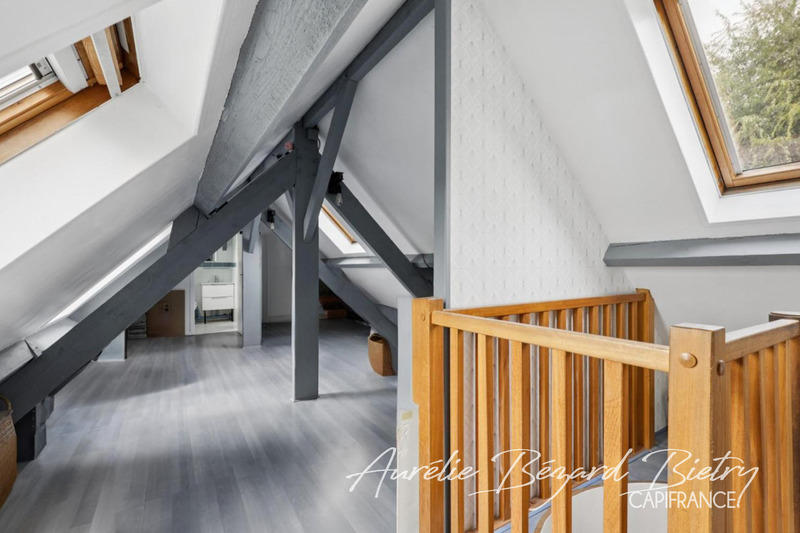 Maison - 181 m² - 8 pièces