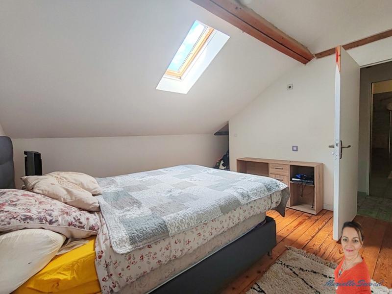 Maison - 248 m² - 9 pièces