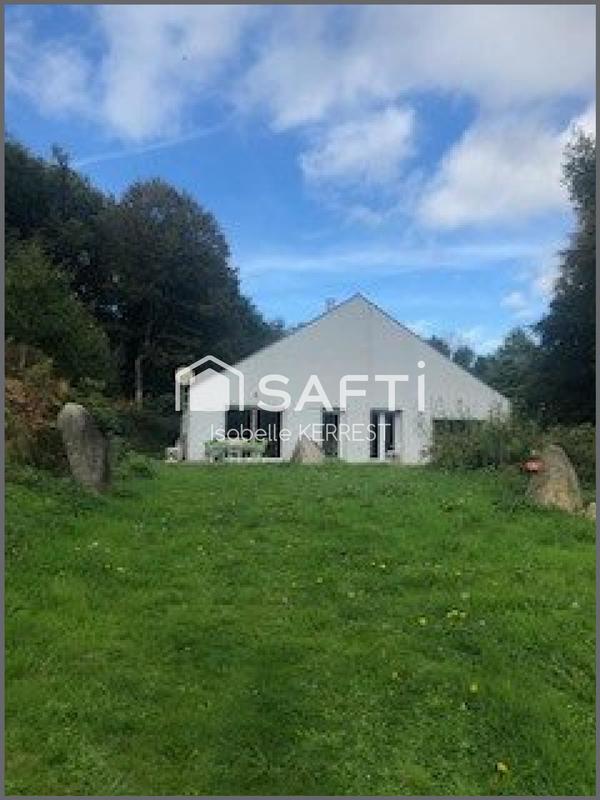 Maison - 260 m² - 8 pièces