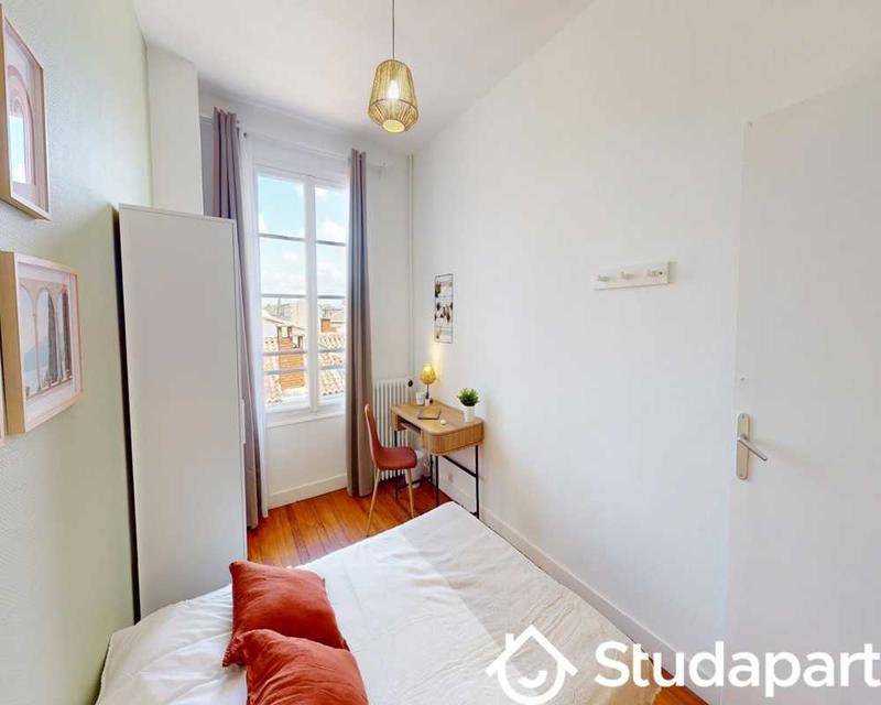 Chambre - 170 m² - 1 pièce