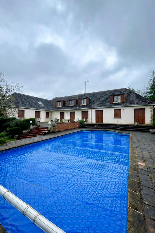 Maison de maîtres - 395 m² - 10 pièces