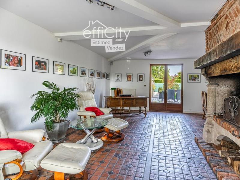 Pavillon - 215 m² - 8 pièces