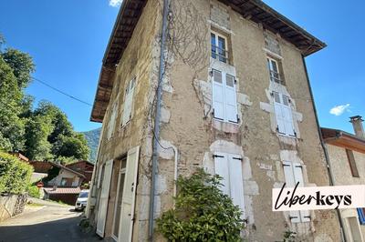 Maison de village - 175 m² - 8 pièces