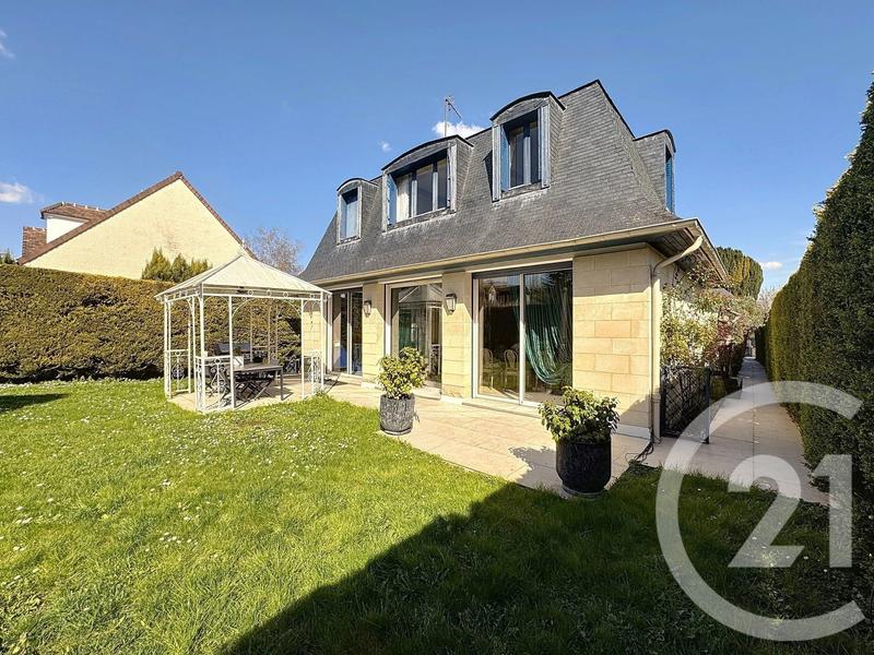 Maison - 237 m² - 7 pièces