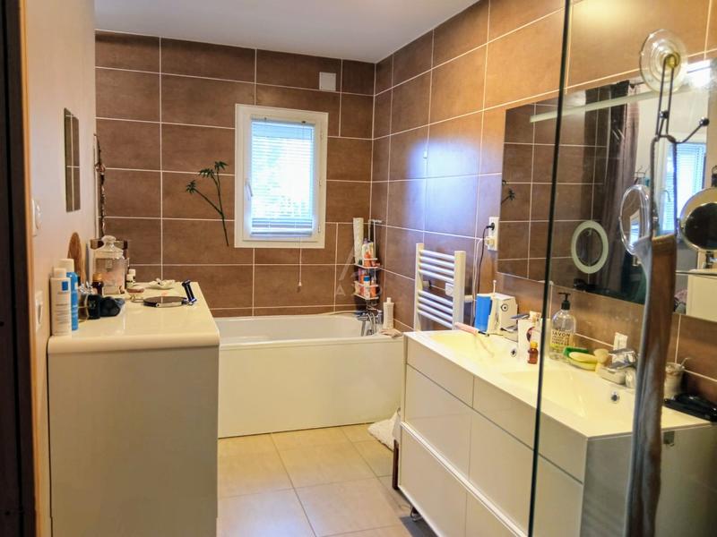 Maison - 176 m² - 5 pièces