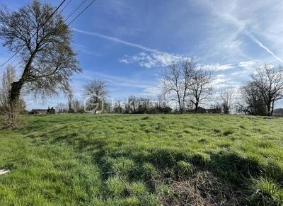 Terrain constructible - 908 m²