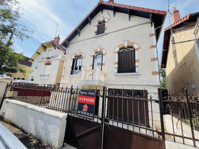 Maison - 83 m² - 5 pièces