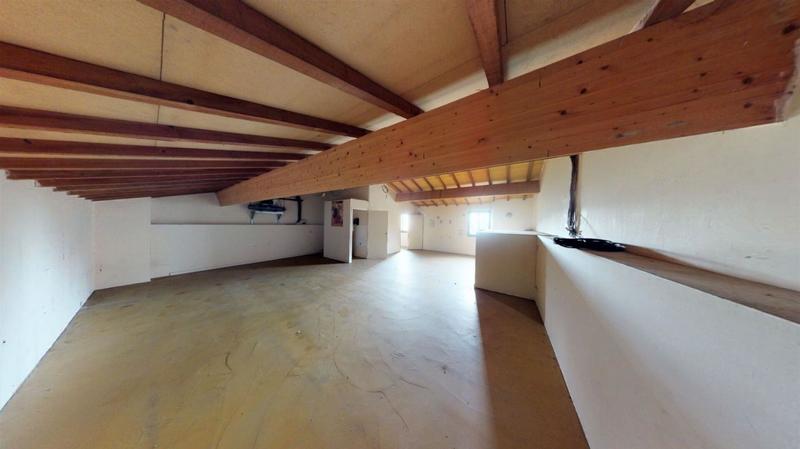 Maison - 342 m² - 2 pièces